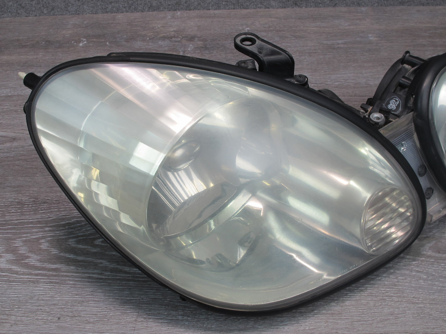 02-05 Lexus JZS160L GS300 GS430 Front Right Halogen Headlight Lamp OEM