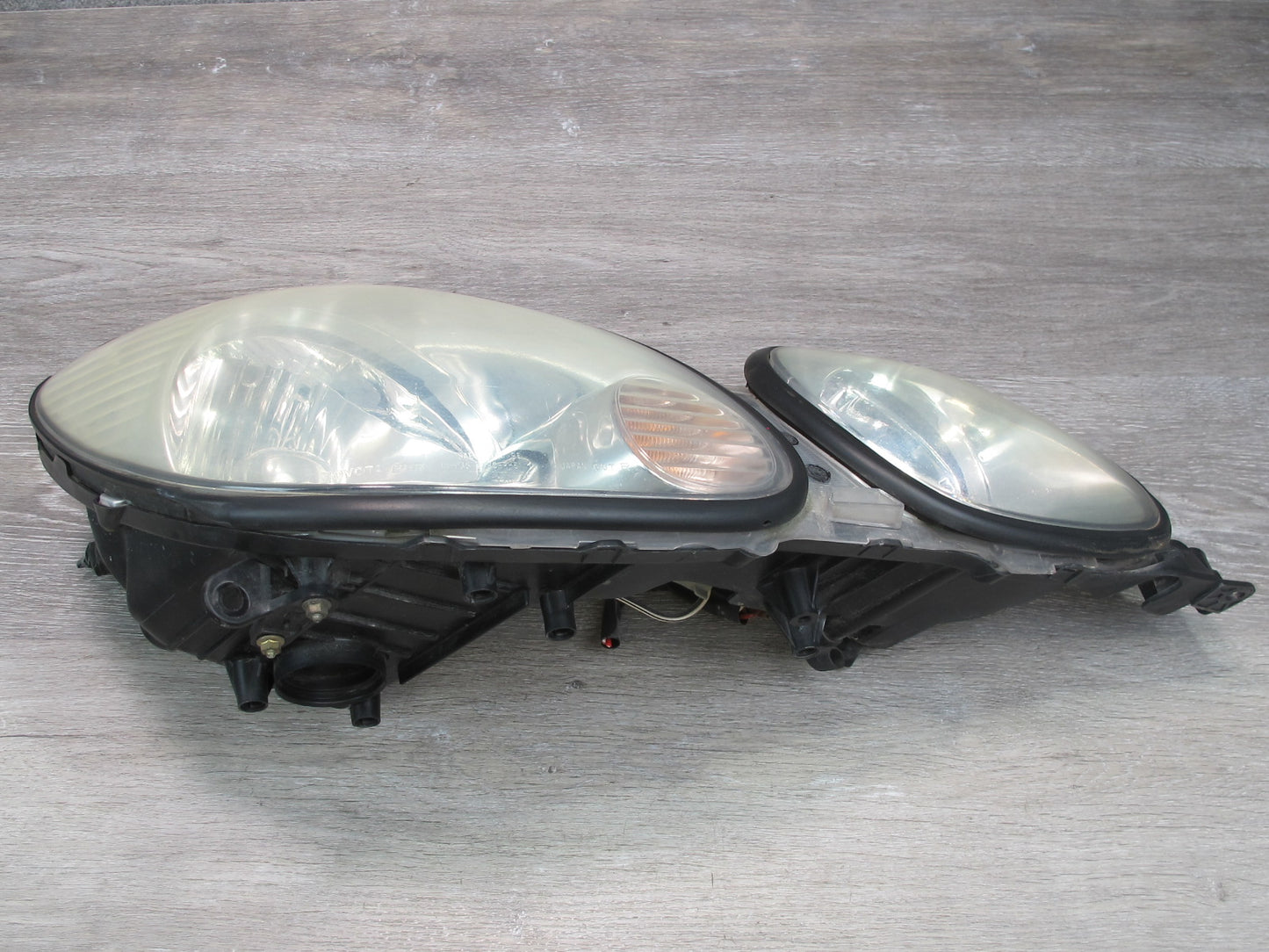 02-05 Lexus JZS160L GS300 GS430 Front Right Halogen Headlight Lamp OEM