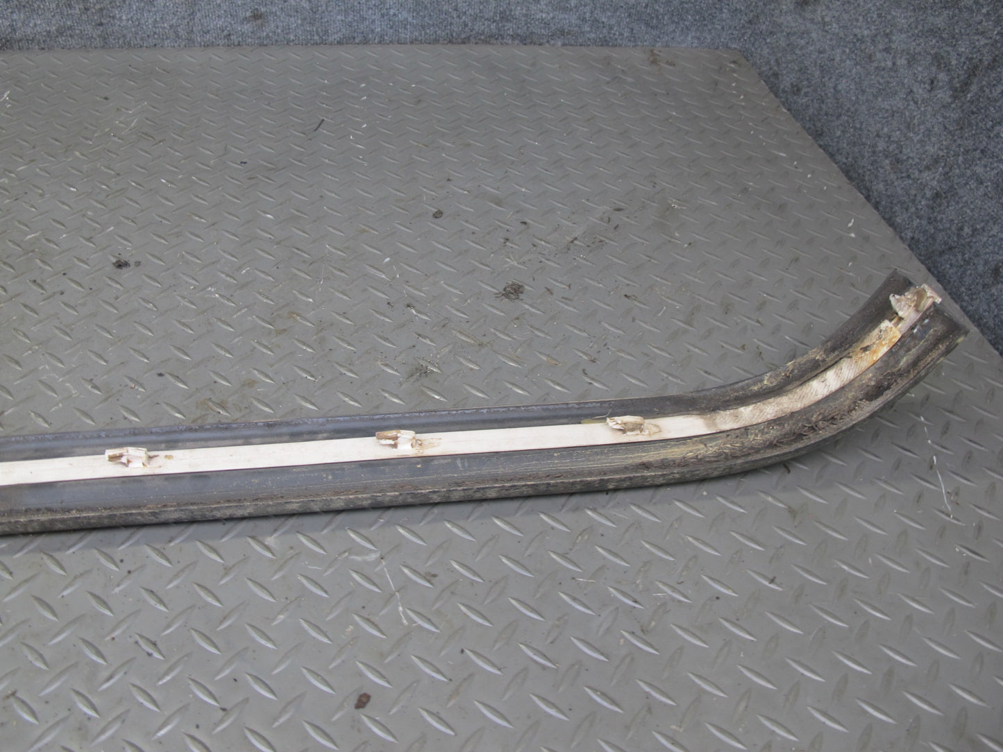 77-85 Mercedes W123 Front Bumper Impact Strip Rubber Trim Cover Pad Set OEM