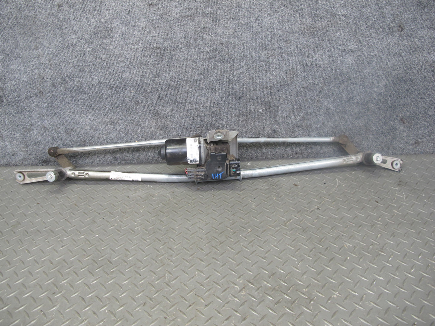 2003-2007 Hummer H2 Windshield Wiper Transmission Linkage W/ Motor