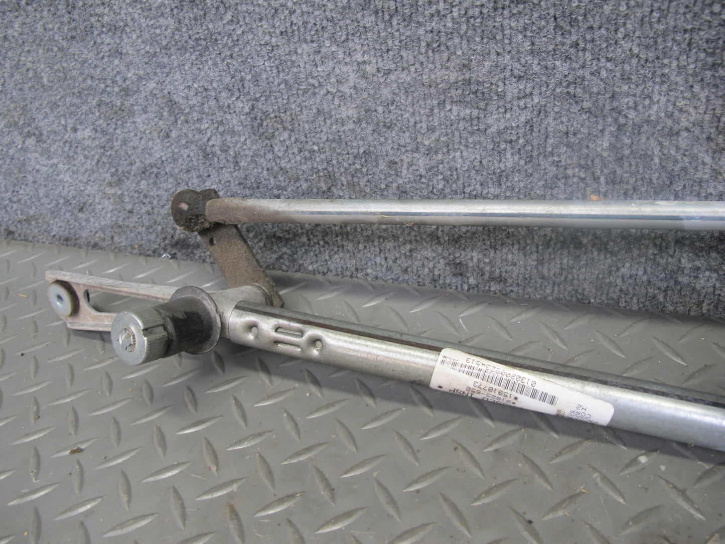 2003-2007 Hummer H2 Windshield Wiper Transmission Linkage W/ Motor
