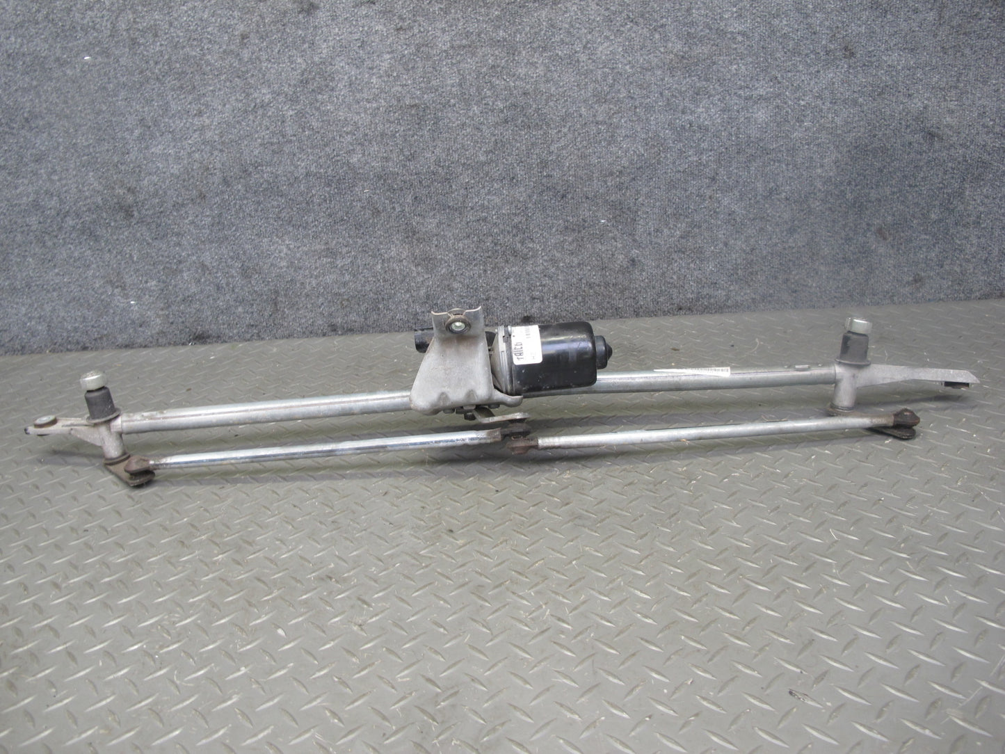 2003-2007 Hummer H2 Windshield Wiper Transmission Linkage W/ Motor