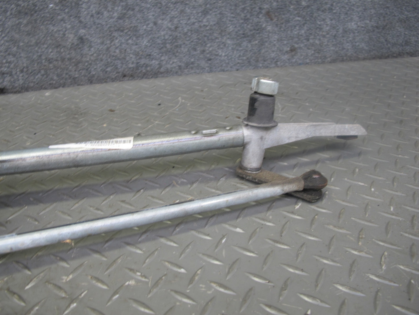2003-2007 Hummer H2 Windshield Wiper Transmission Linkage W/ Motor