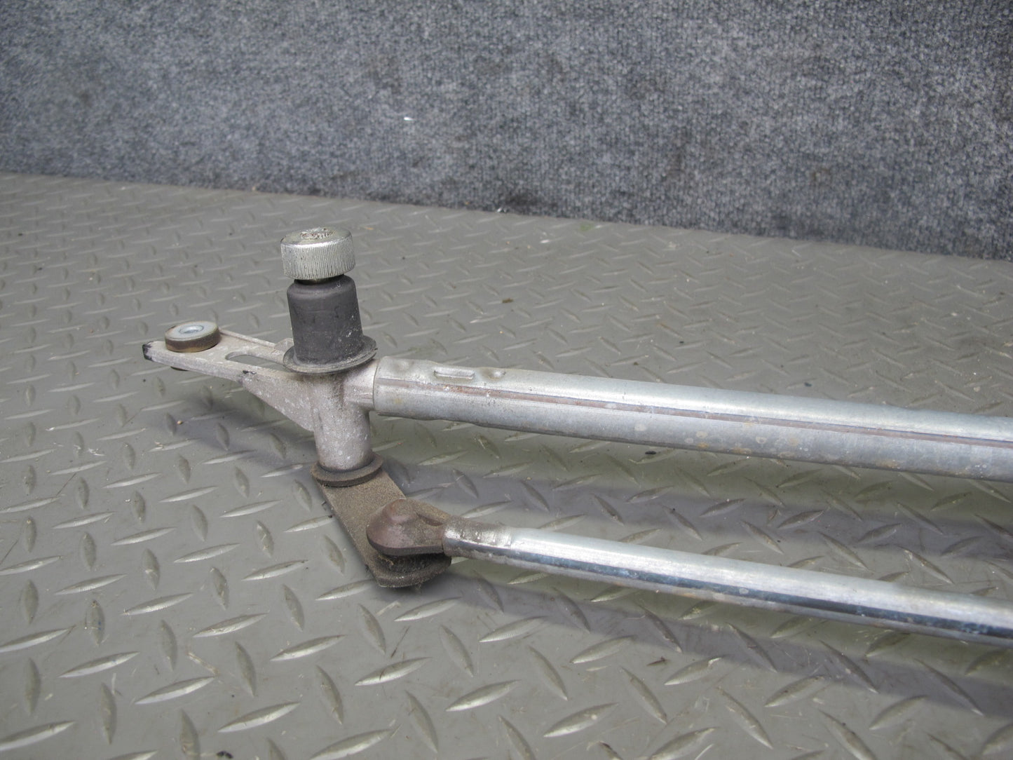 2003-2007 Hummer H2 Windshield Wiper Transmission Linkage W/ Motor