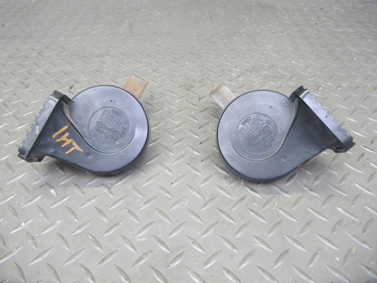 2003-2009 Hummer H2 High & Low Tone Note Pitch Horn Signal Set of 2