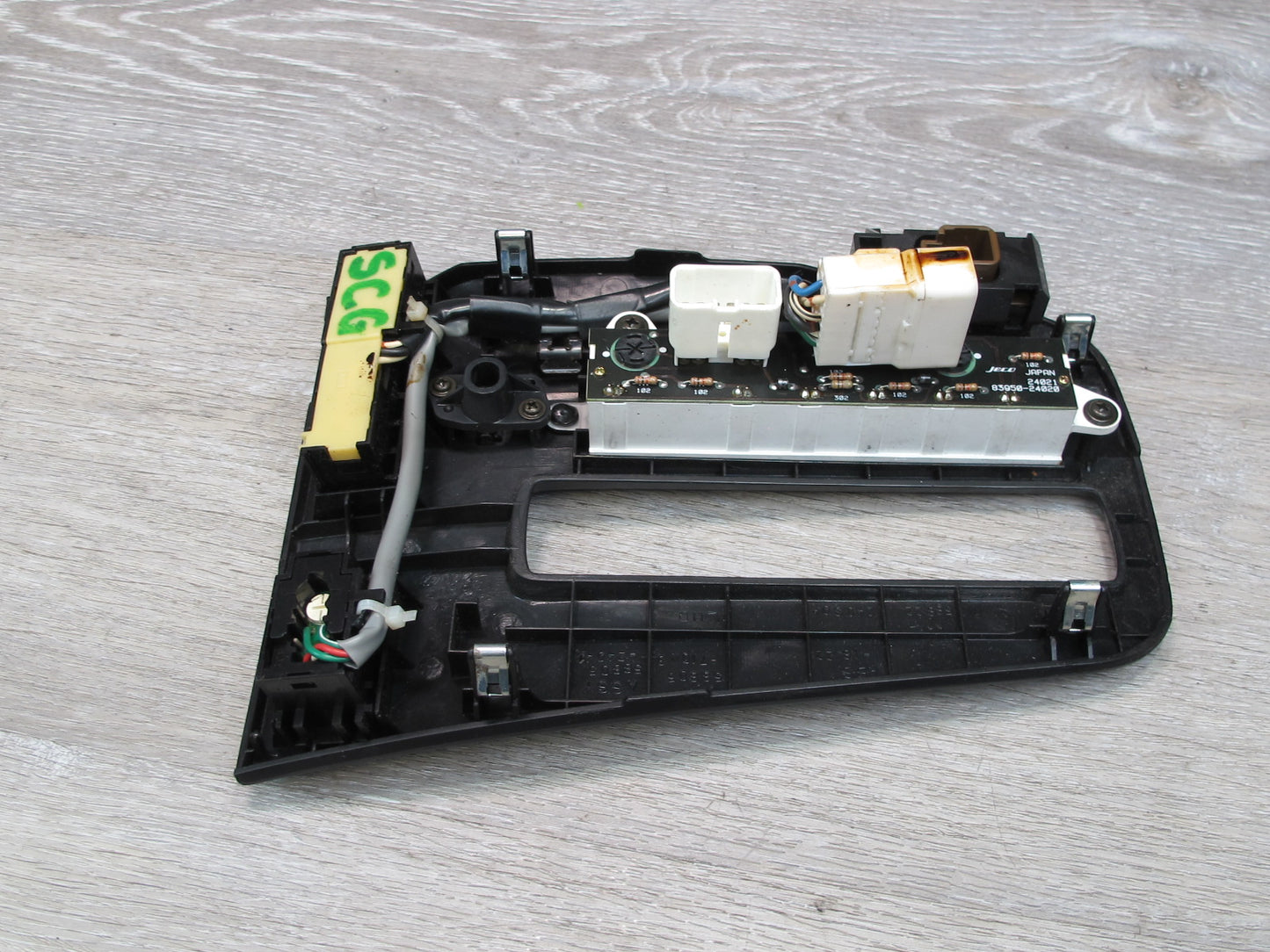 95-96 Lexus UZZ30L SC300 SC400 A/T Automatic Transmission Shifter Trim Black OEM