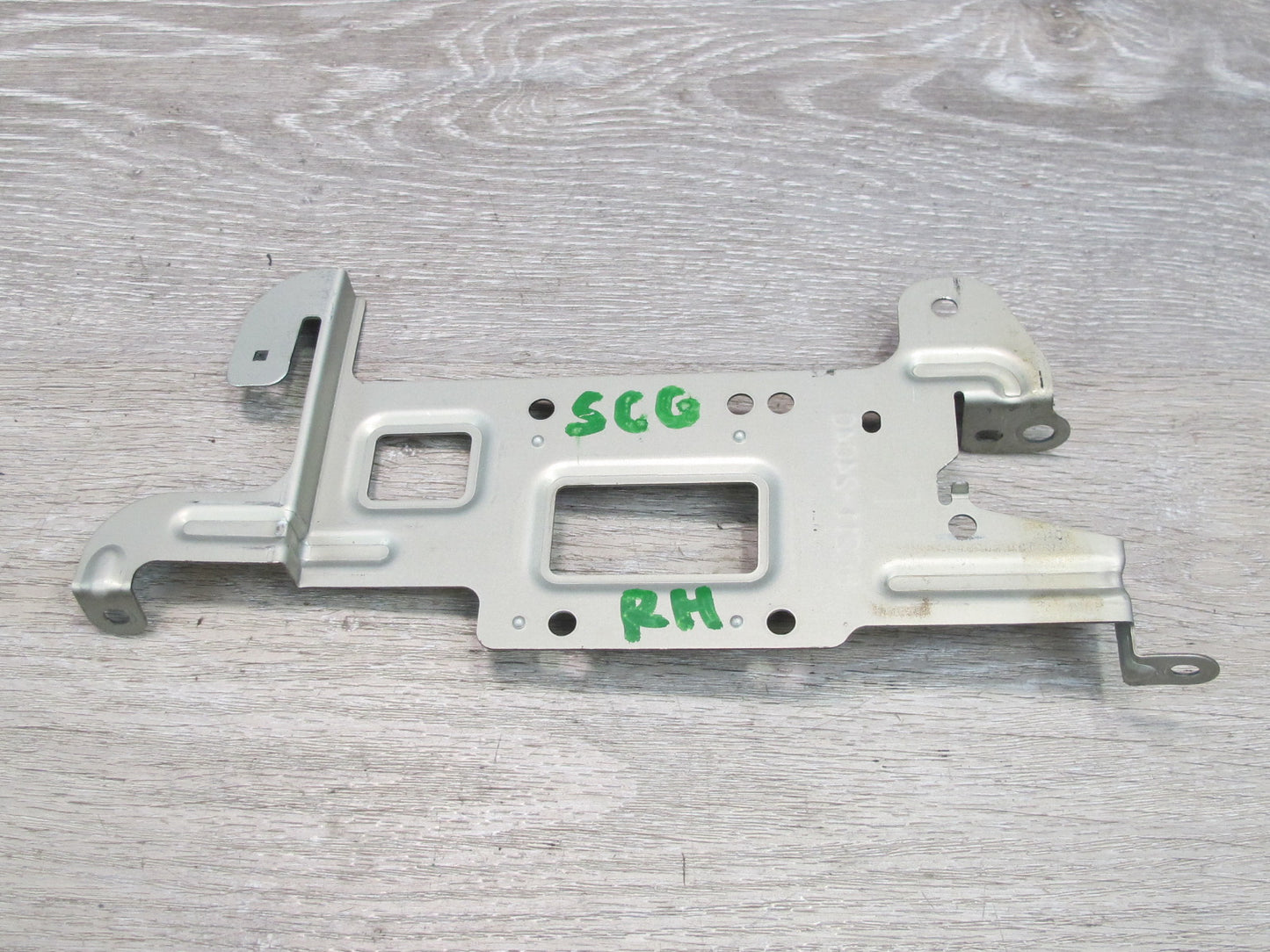 92-00 Lexus UZZ30L SC300 SC400 Dash Radio Left & Right Mount Bracket Set OEM