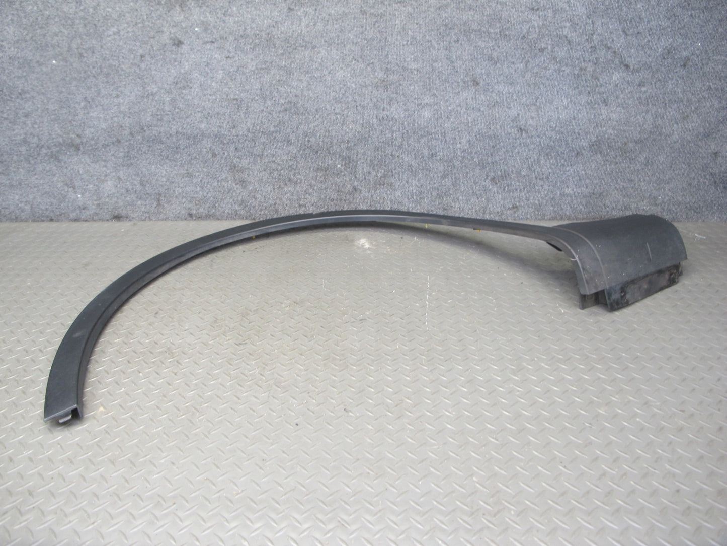 2017-2020 Maserati Levante M161 Front Left Wheel Arch Fender Flare Molding