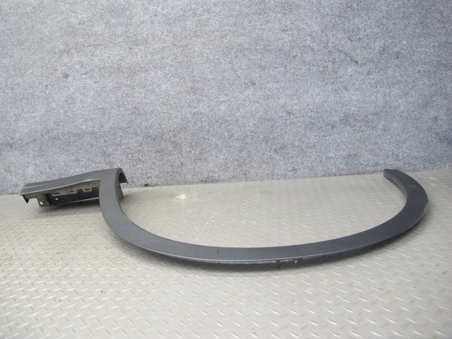 2017-2020 Maserati Levante M161 Front Left Wheel Arch Fender Flare Molding