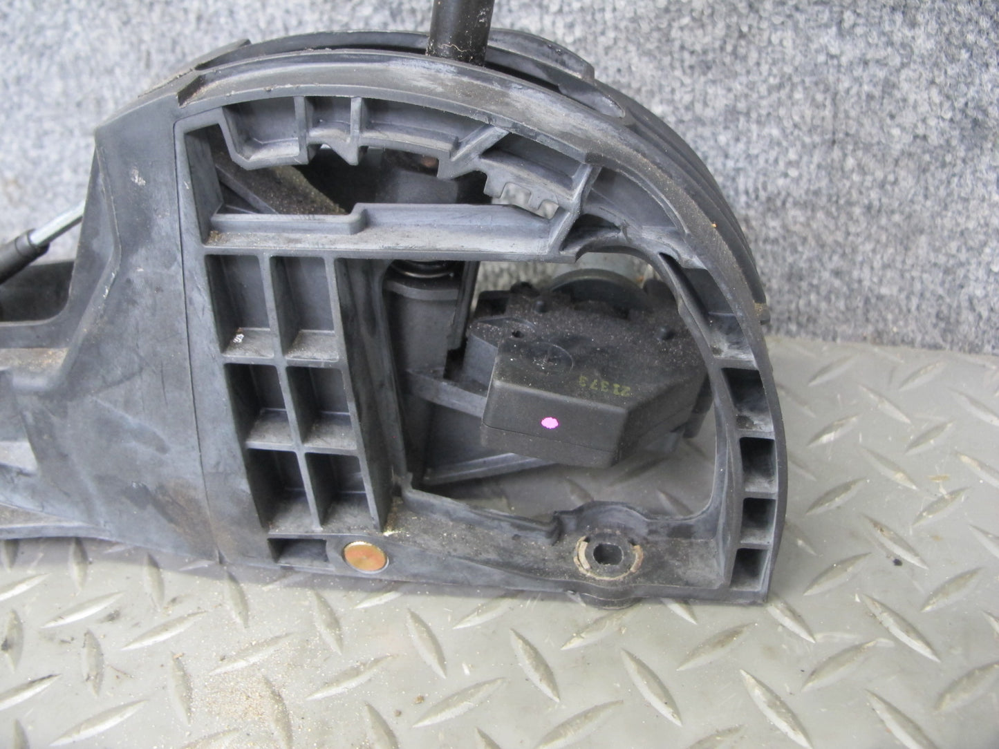 2003-2007 Hummer H2 A/T Automatic Transmission Gear Shifter Selector W/ Cable