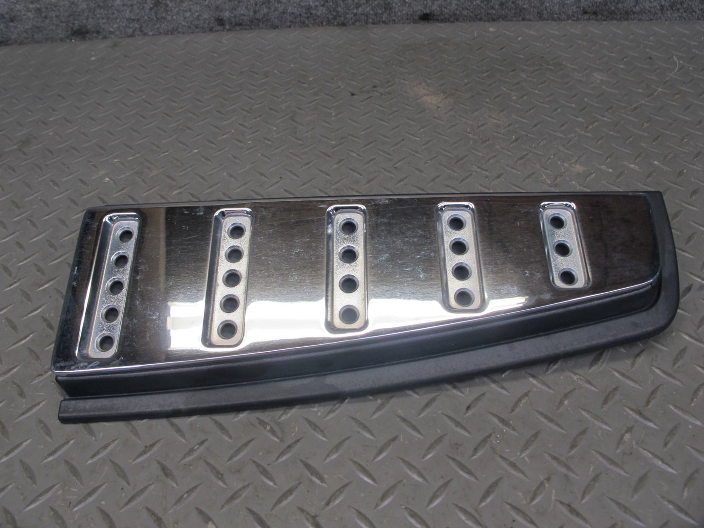 2003-2009 Hummer H2 Rear Upper Tail Light Air Vent Applique Trim Grille Set of 2
