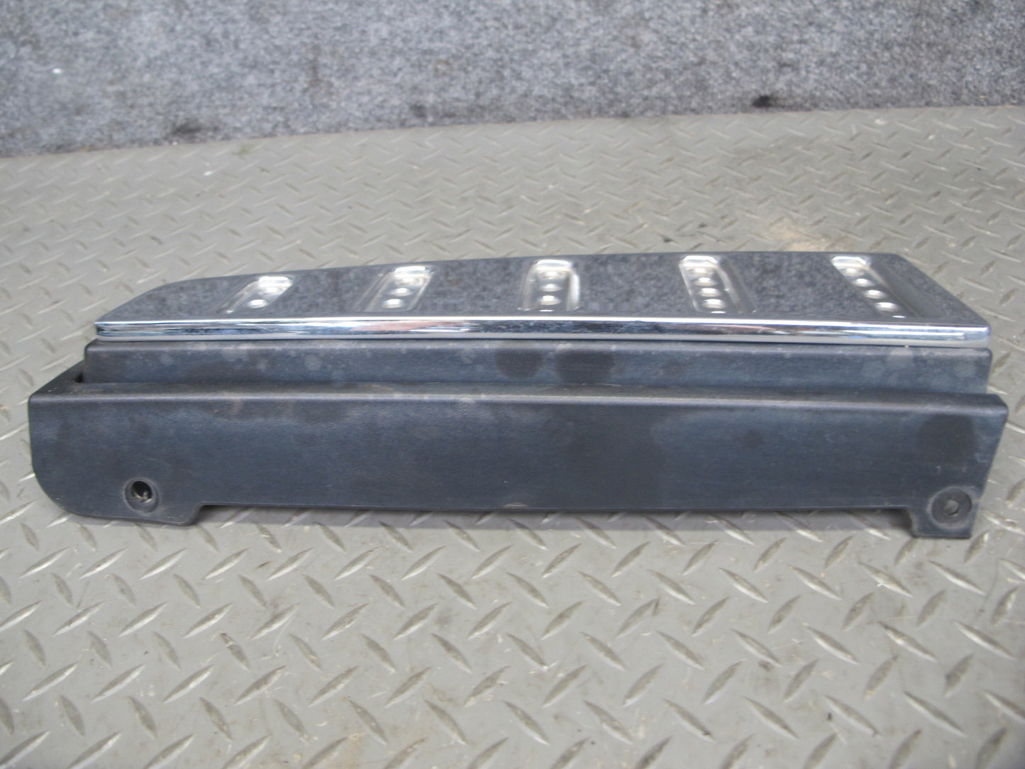 2003-2009 Hummer H2 Rear Upper Tail Light Air Vent Applique Trim Grille Set of 2