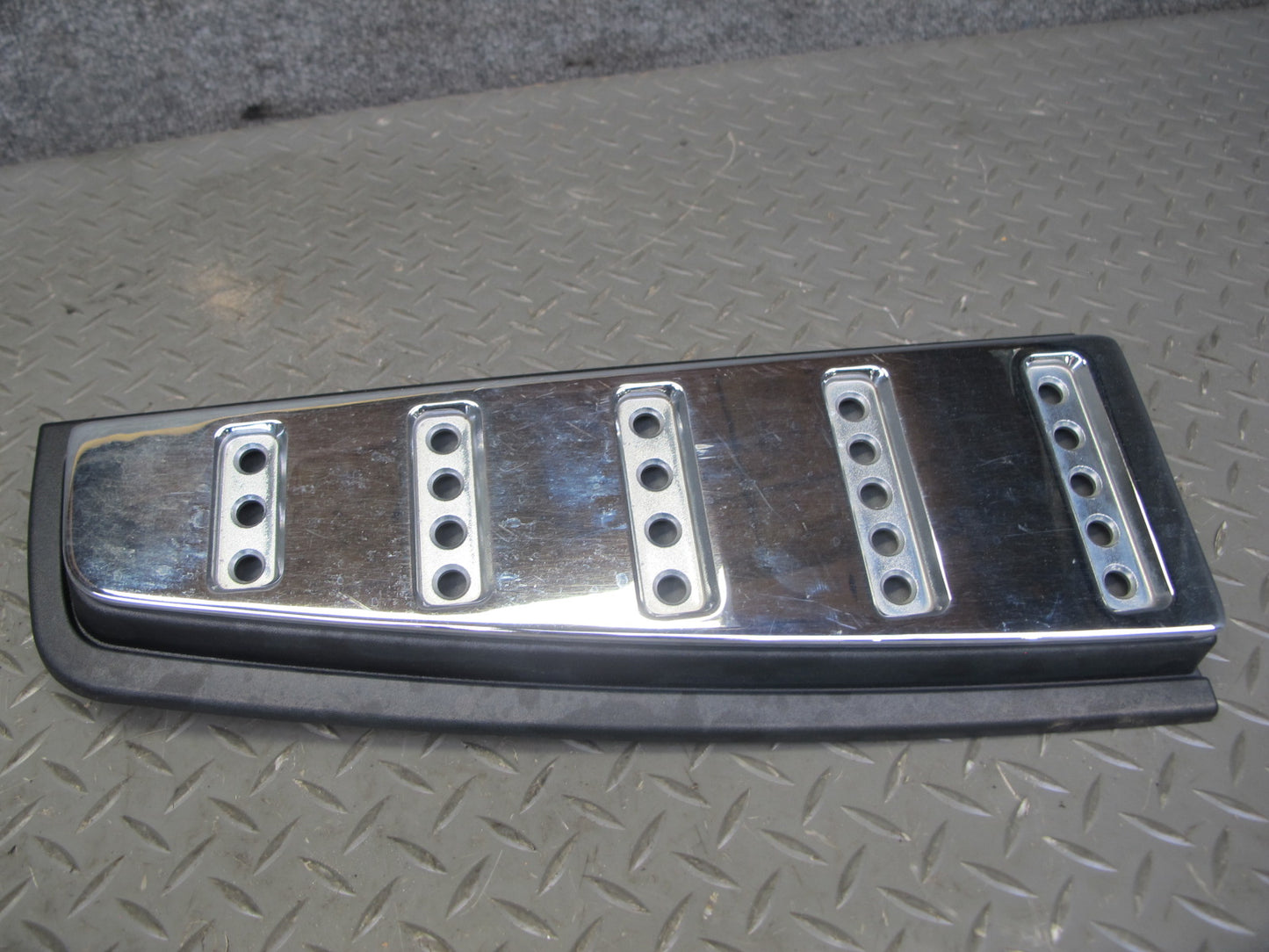 2003-2009 Hummer H2 Rear Upper Tail Light Air Vent Applique Trim Grille Set of 2
