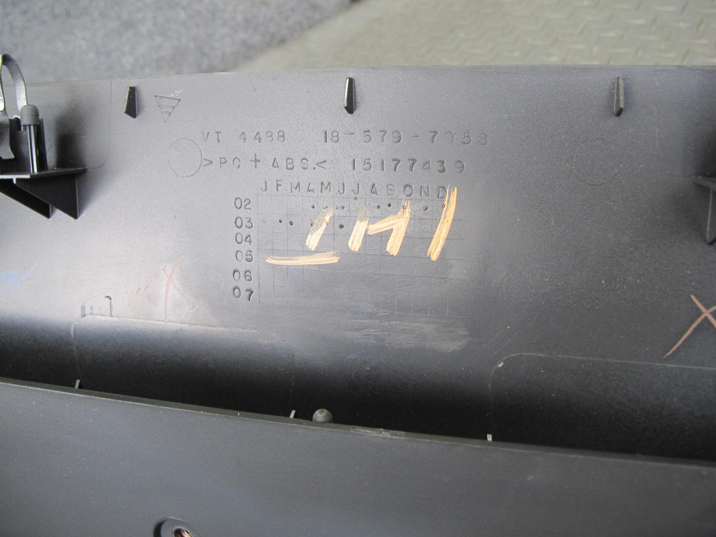 2003-2007 Hummer H2 Dash Instrument Speedometer Bezel Cover Trim Panel 15177439