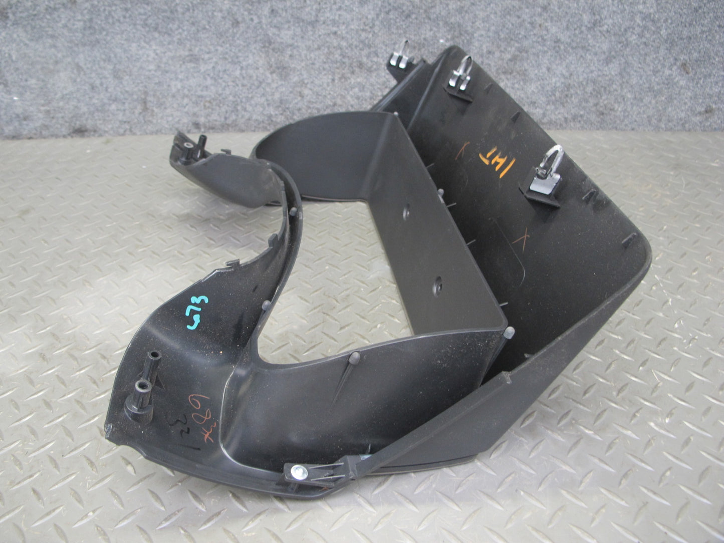 2003-2007 Hummer H2 Dash Instrument Speedometer Bezel Cover Trim Panel 15177439