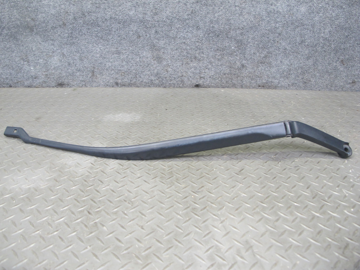 2017-2020 Maserati Levante M161 Front Windshield Left & Right Wiper Arm Set of 2