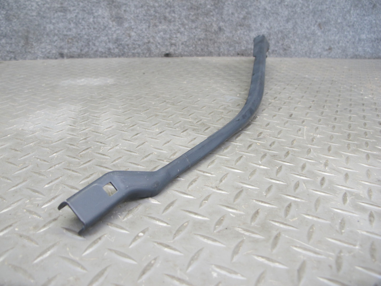 2017-2020 Maserati Levante M161 Front Windshield Left & Right Wiper Arm Set of 2