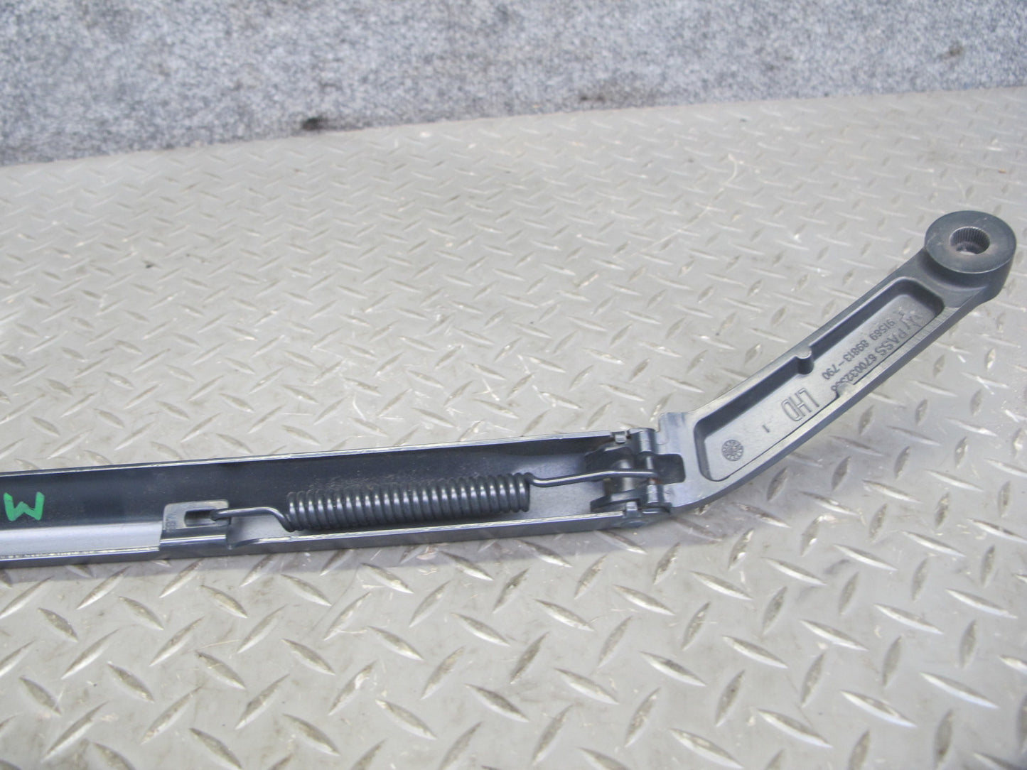 2017-2020 Maserati Levante M161 Front Windshield Left & Right Wiper Arm Set of 2