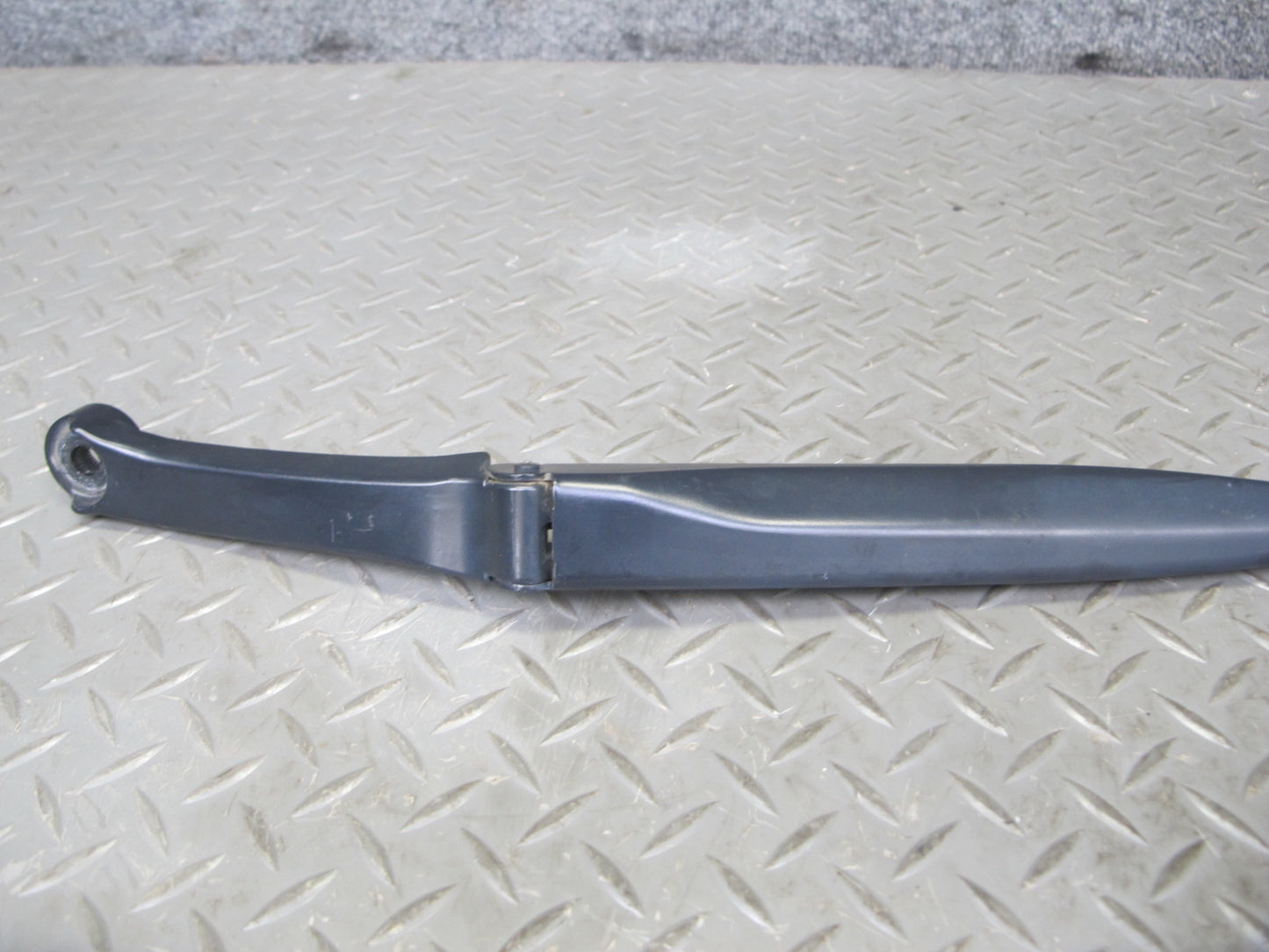 2017-2020 Maserati Levante M161 Front Windshield Left & Right Wiper Arm Set of 2