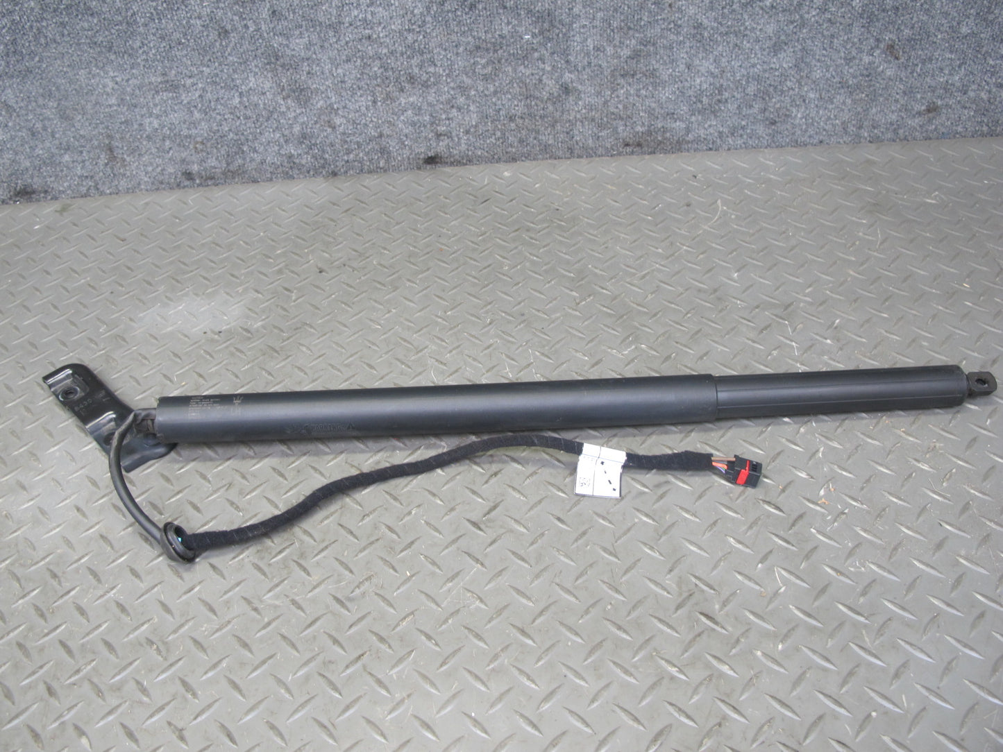 2017-2020 Maserati Levante M161 Rear Trunk Lid Liftgate Shock Strut Set of 2