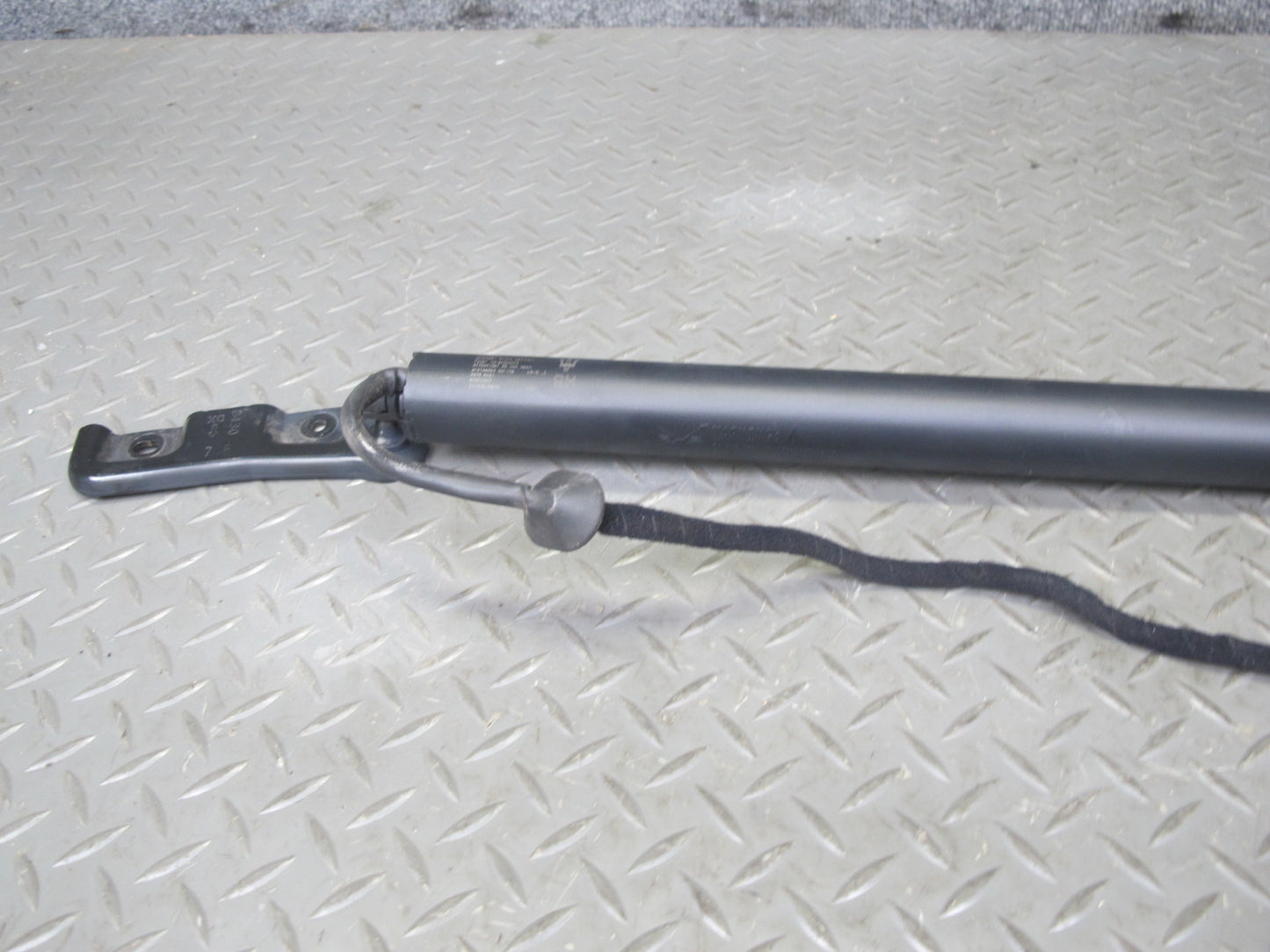 2017-2020 Maserati Levante M161 Rear Trunk Lid Liftgate Shock Strut Set of 2
