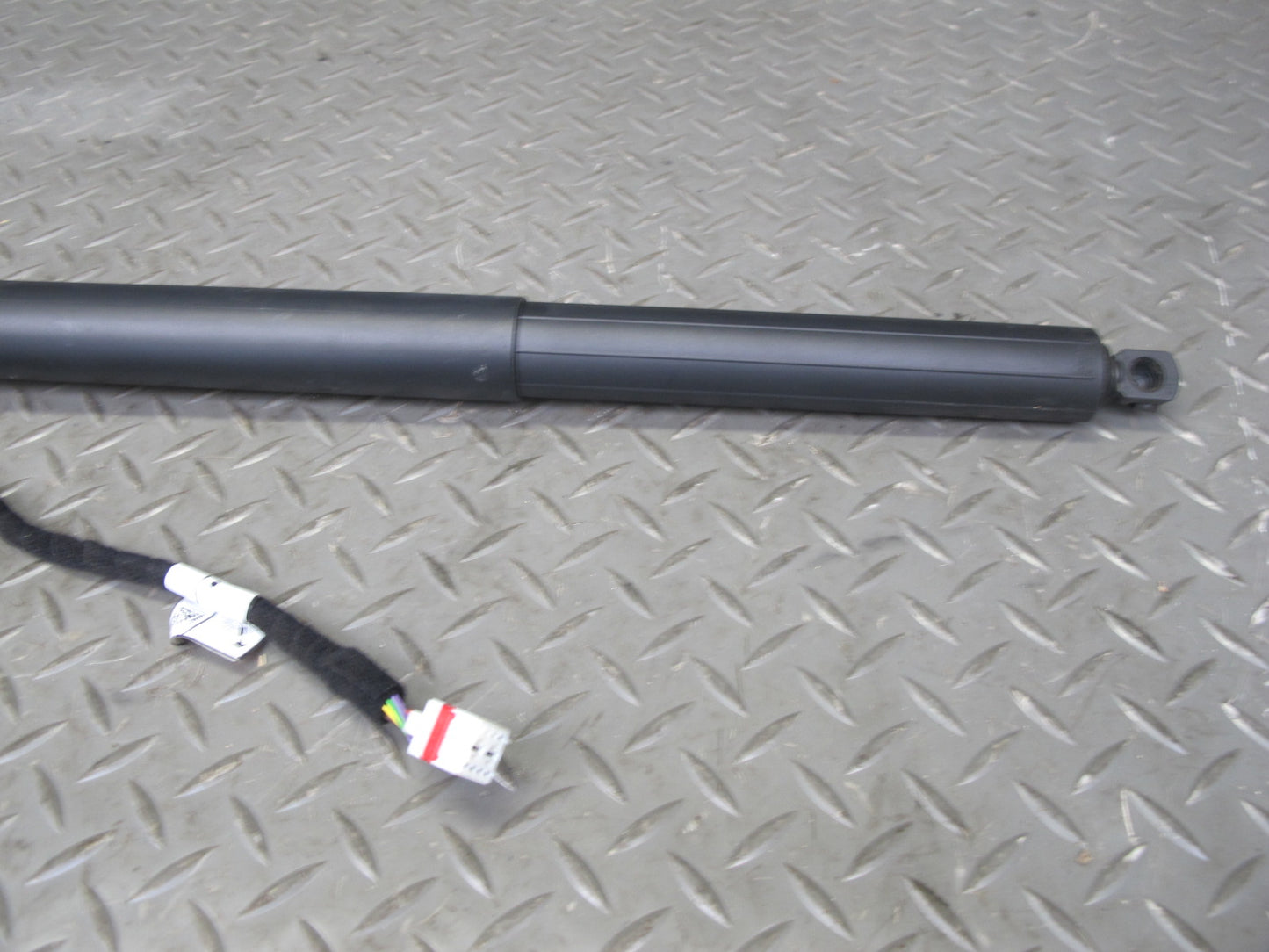 2017-2020 Maserati Levante M161 Rear Trunk Lid Liftgate Shock Strut Set of 2