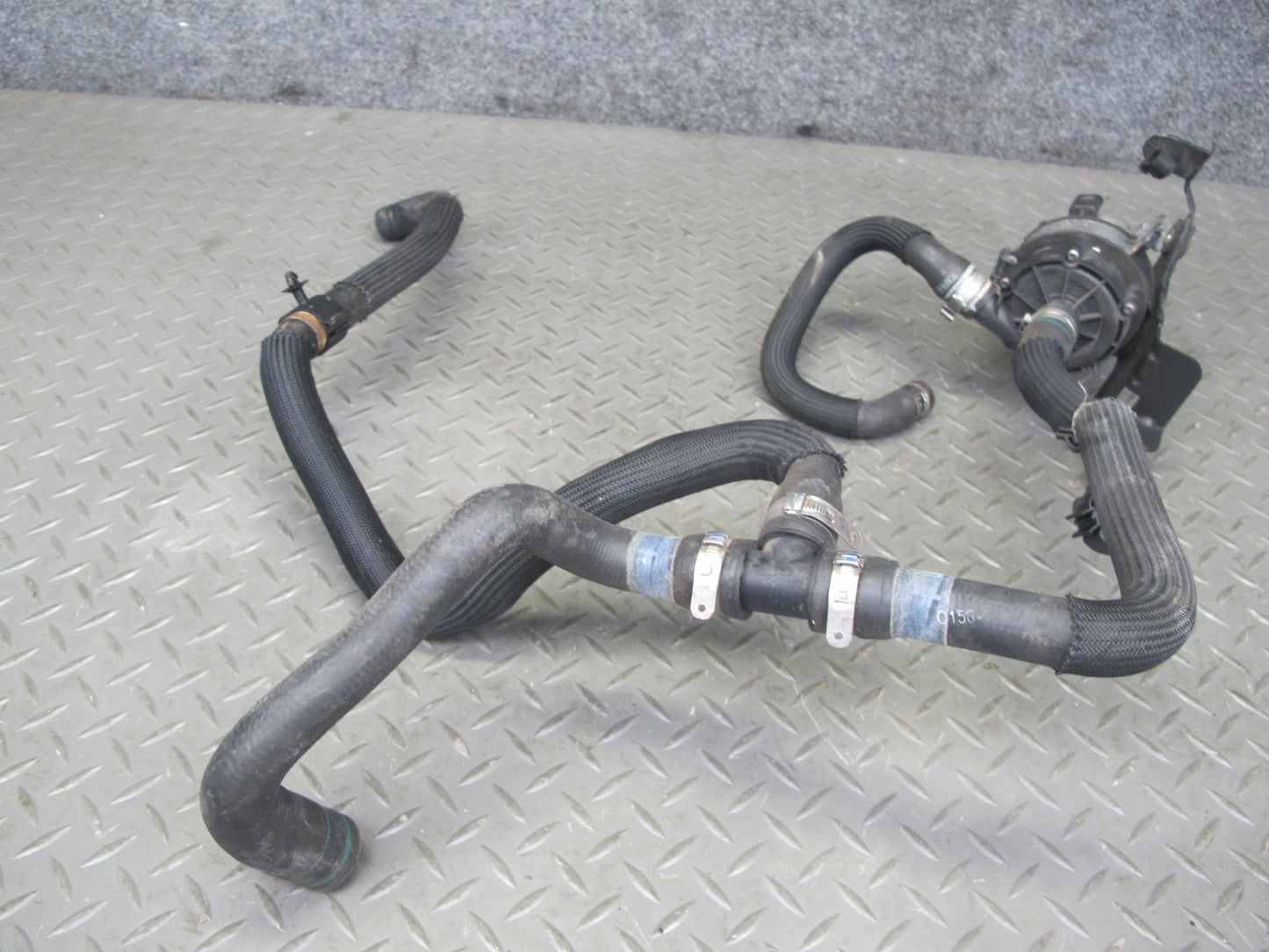 2017-2020 Maserati Levante M161 Auxiliary AUX Water Coolant Pump w Hoses