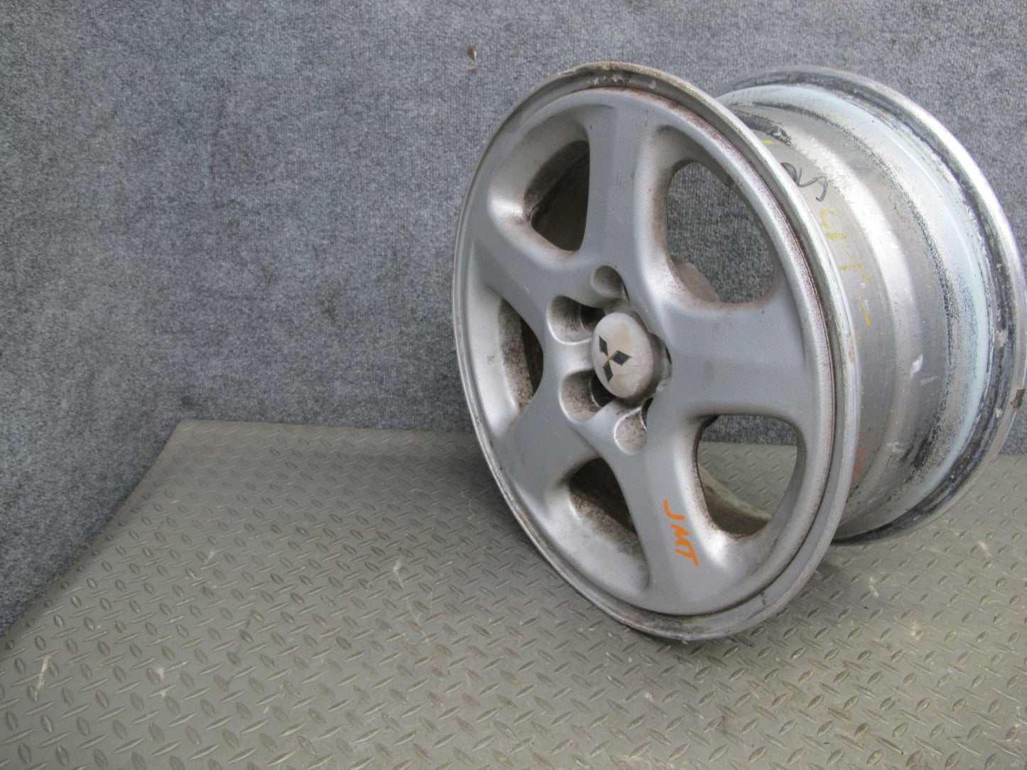 91-96 Mitsubishi 3000GT Left Side Factory 17" R17 Wheel Rim 17x8.5JJ ET46 OEM