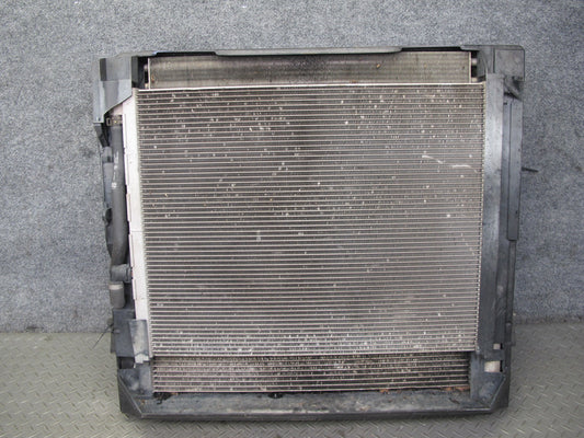 08-14 BMW E70 E71 E72 X5 X6 N63 Engine Cooling Radiator Condenser W/ Fan Shroud