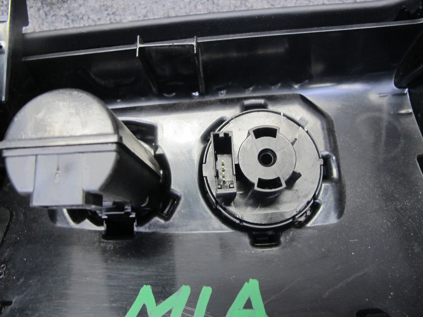2017-2020 Maserati Levante M161 Dash Front Left Lower Knee Trim Panel w Switches