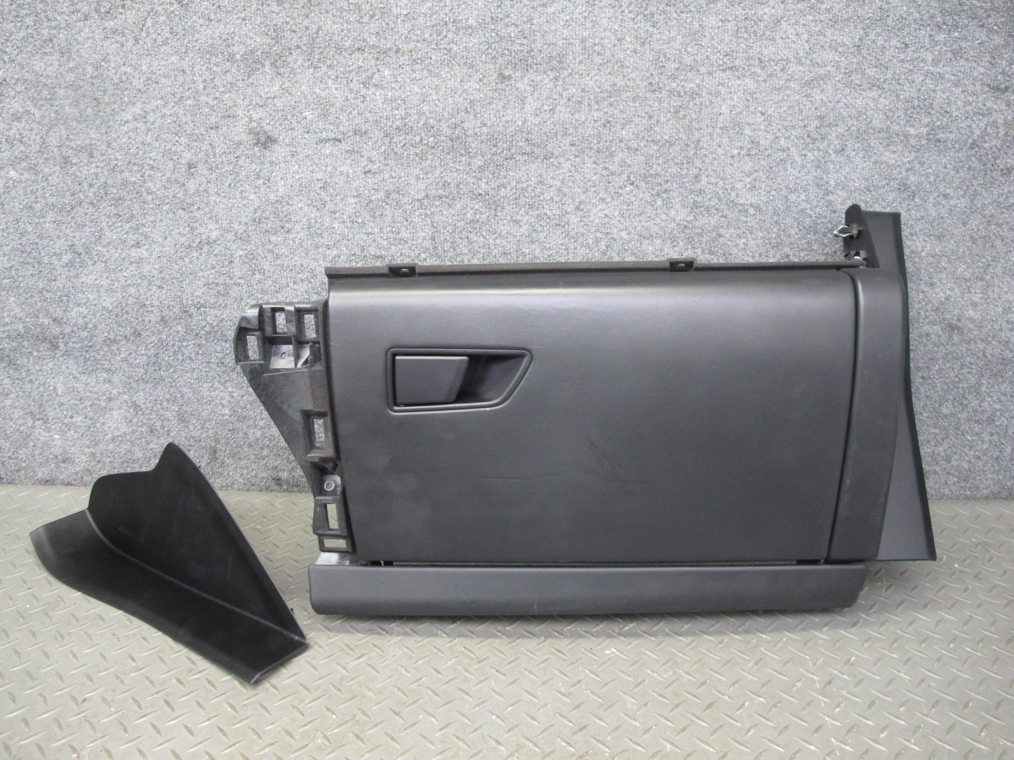 2017-2020 Maserati Levante M161 Dash Glove Box Storage w END Trim Cover Panel