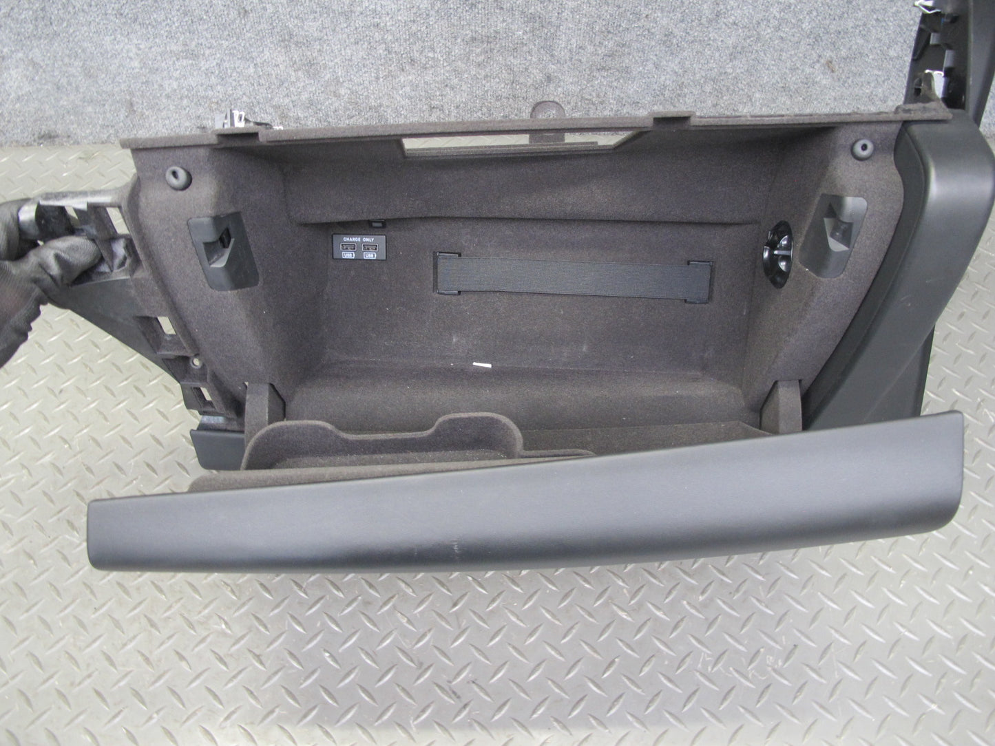 2017-2020 Maserati Levante M161 Dash Glove Box Storage w END Trim Cover Panel