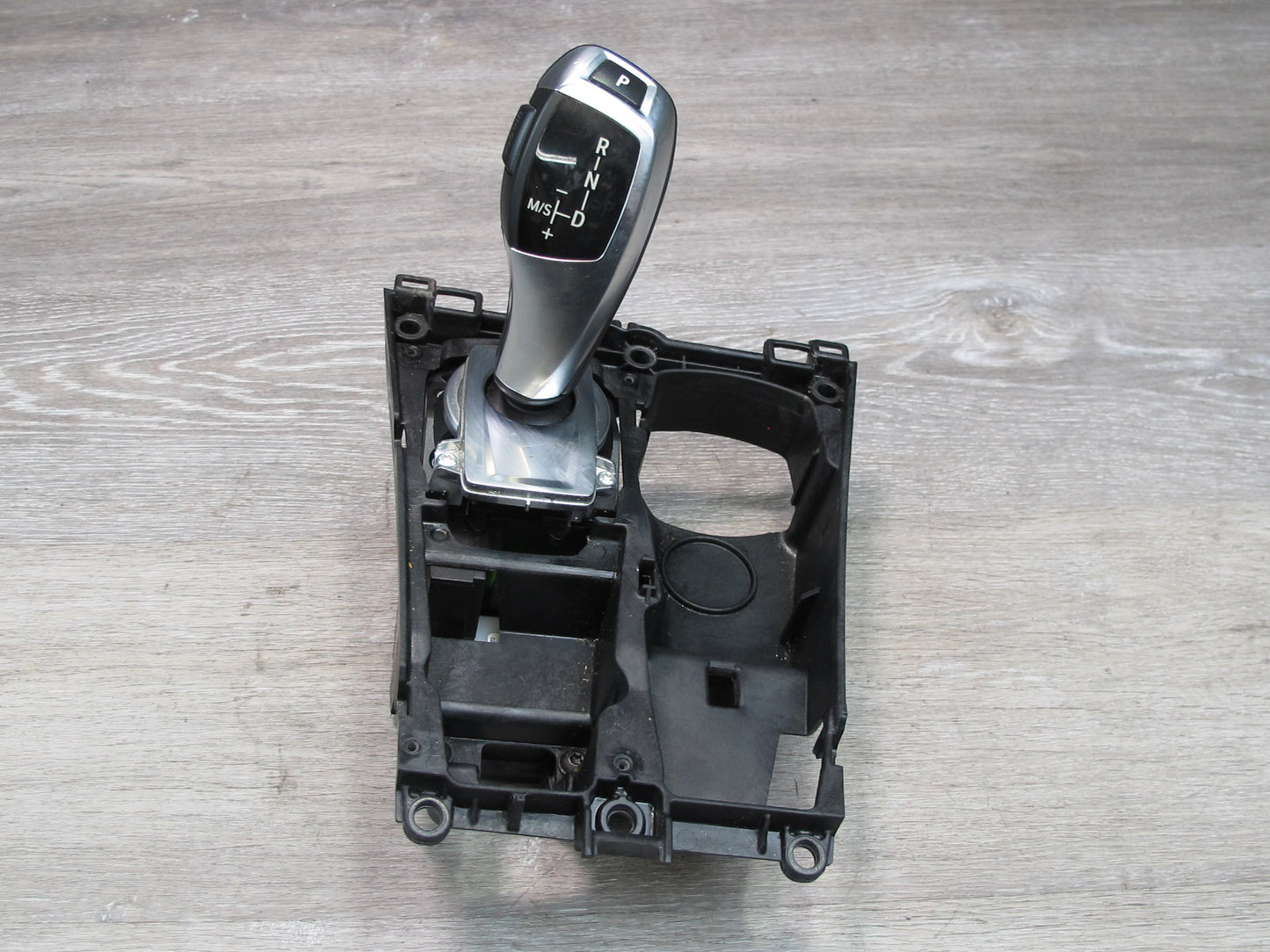 2010-2011 BMW E71 E72 X6 A/T Automatic Transmission Gear Shift Selector Shifter