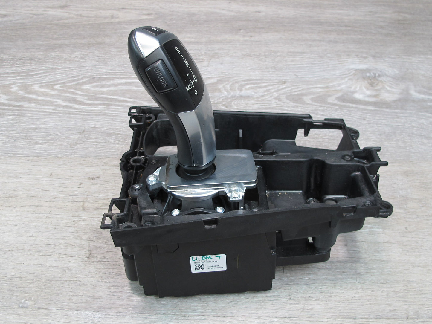 2010-2011 BMW E71 E72 X6 A/T Automatic Transmission Gear Shift Selector Shifter