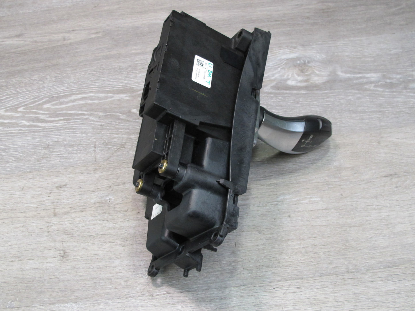 2010-2011 BMW E71 E72 X6 A/T Automatic Transmission Gear Shift Selector Shifter
