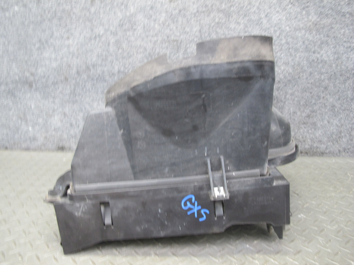 2008-2014 BMW E71 E72 X6 N63 Engine Right Oil Cooler w Shroud