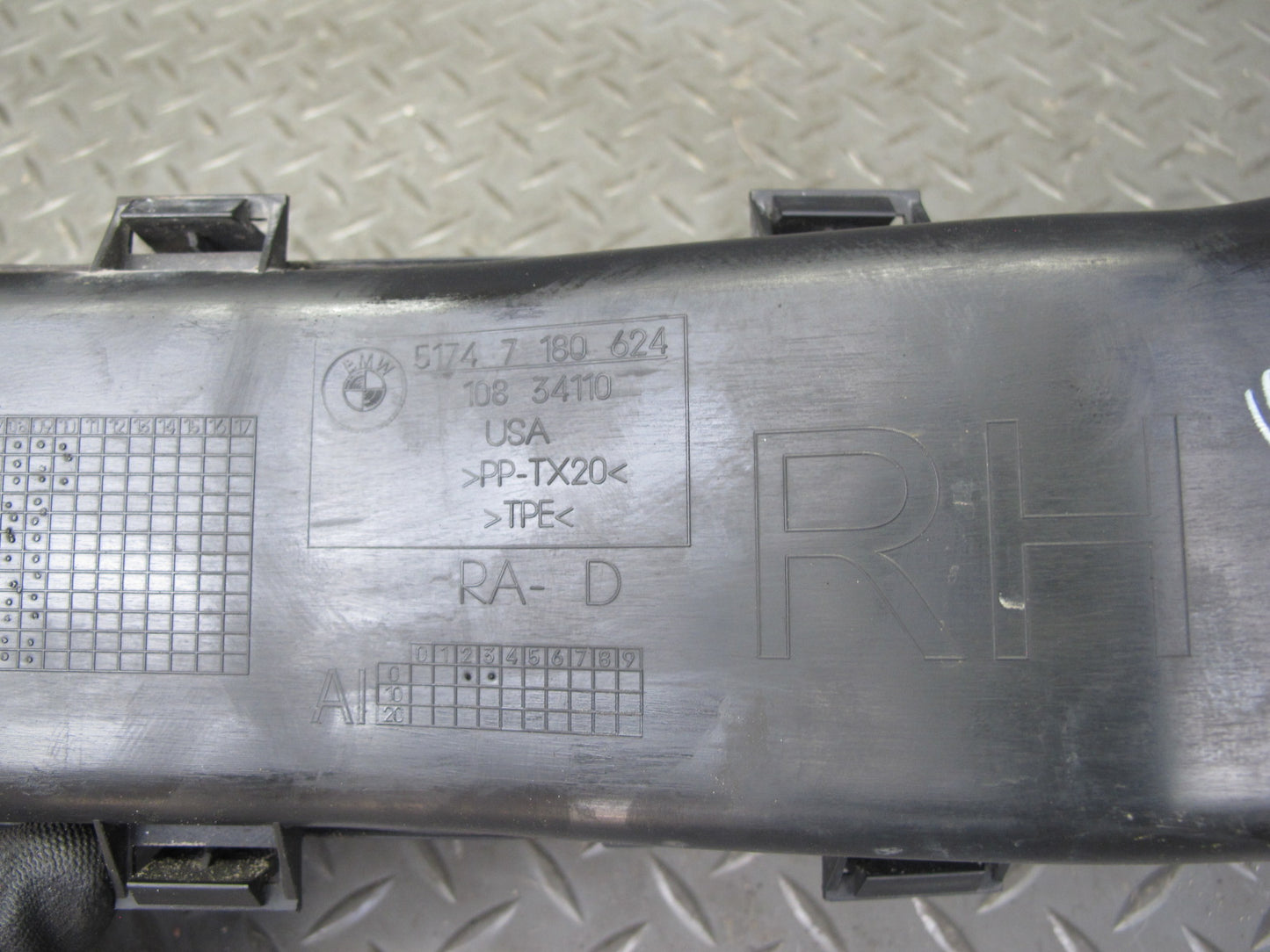 2008-2014 BMW E71 X6 Front Left & Right Brake Air Duct Channel Set of 2