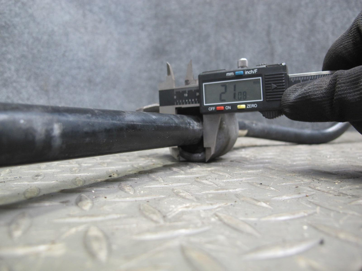 2017-2020 Maserati Levante M161 3.0L AWD Rear Sway Bar Stabilizer 6700388500
