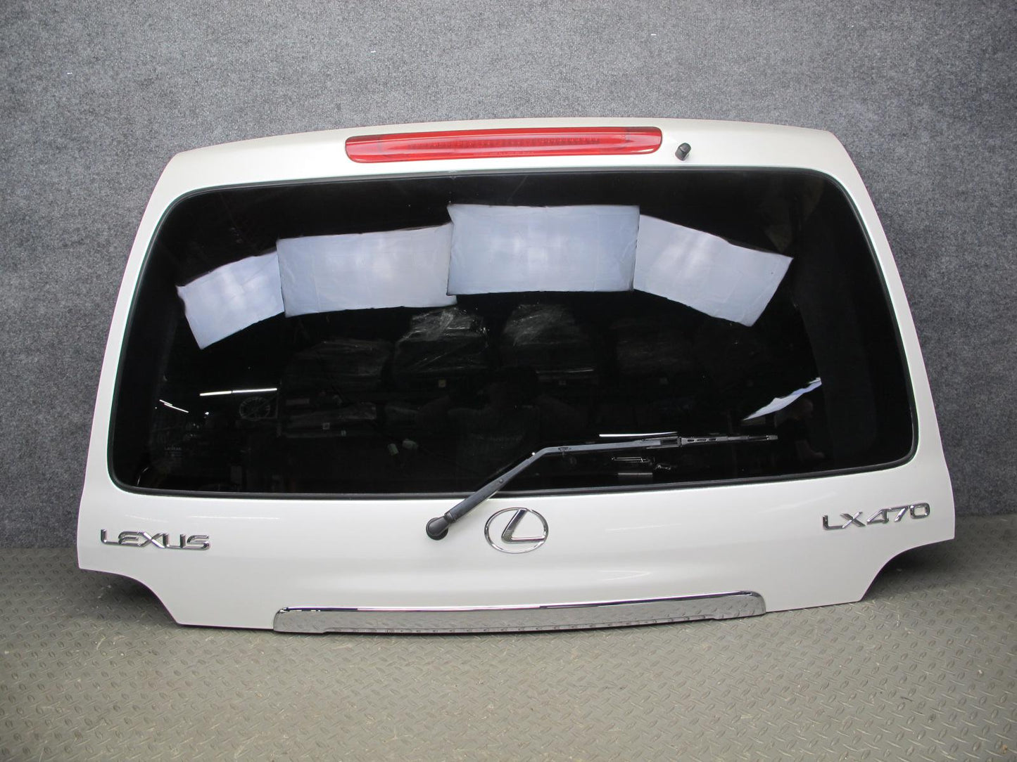 2004-2007 Lexus UZJ100L LX470 Rear Trunk Lid Tailgate Upper Panel W/ Glass White