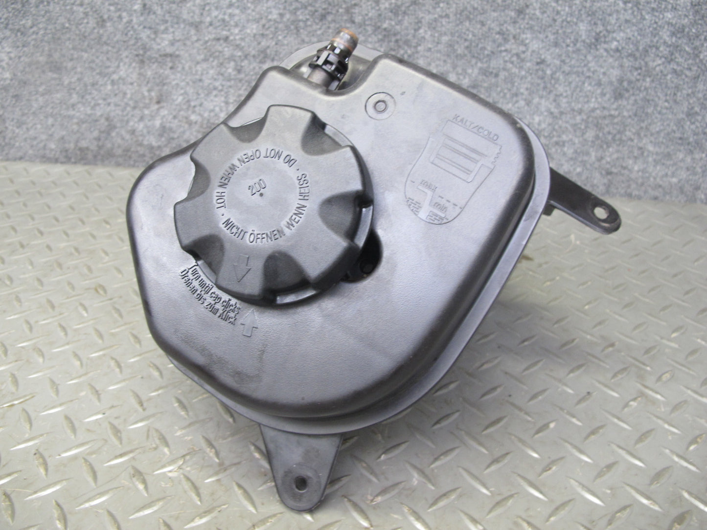 2008-2014 BMW E71 E72 X6 Engine Expansion Overflow Reservoir Tank 7552546