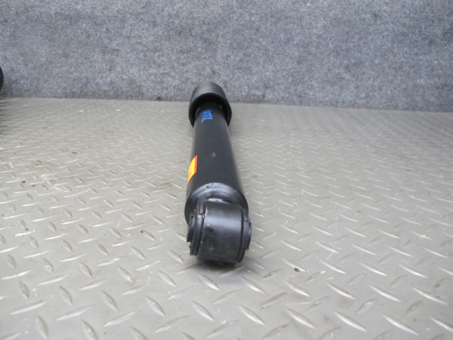 2003-2009 Hummer H2 Set of 2 Rear Left & Right Strut Shock Absorber Strutmasters