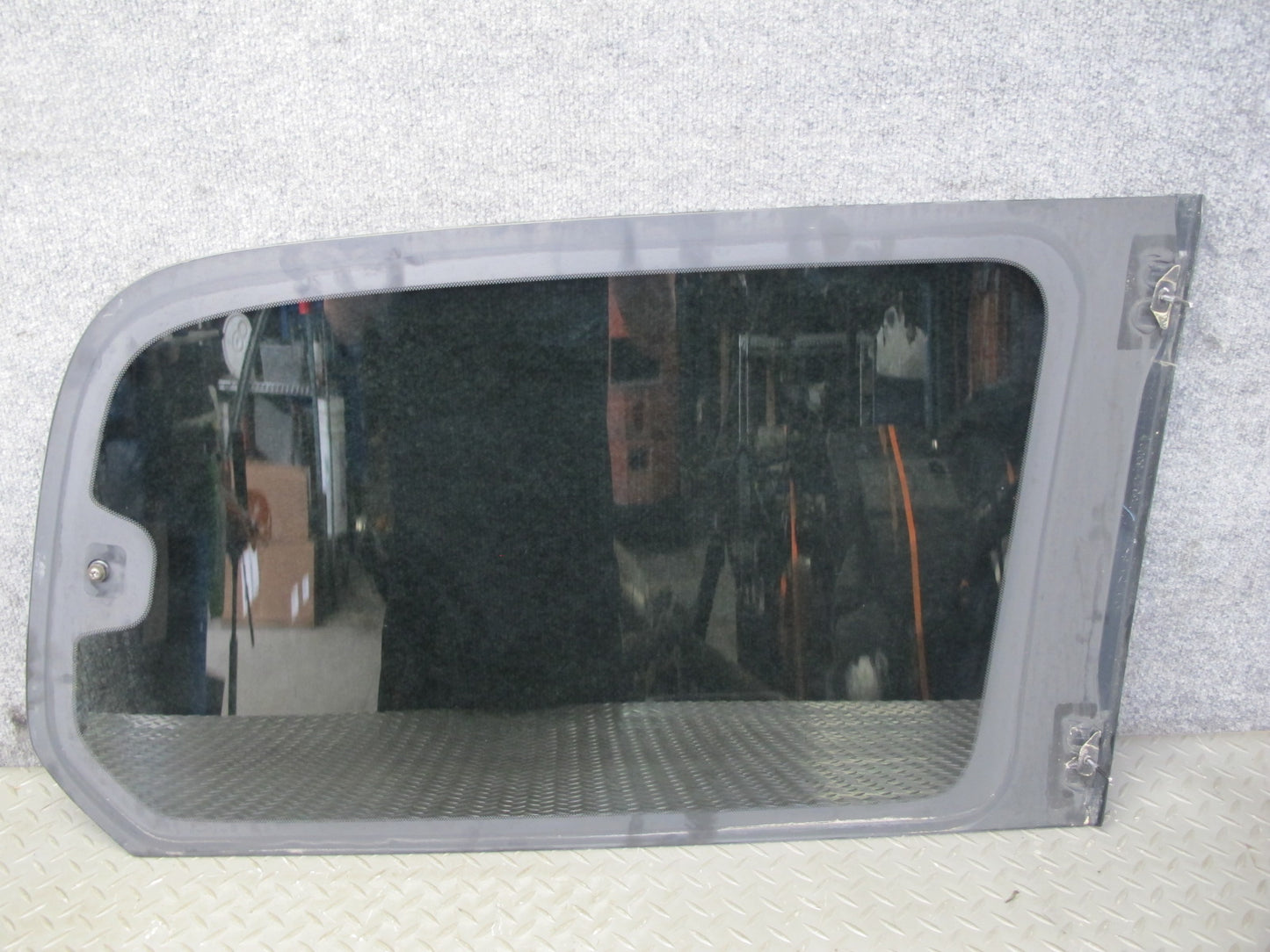 2003-2007 Lexus J100 LX470 Rear Left Driver Side Quarter Glass Window
