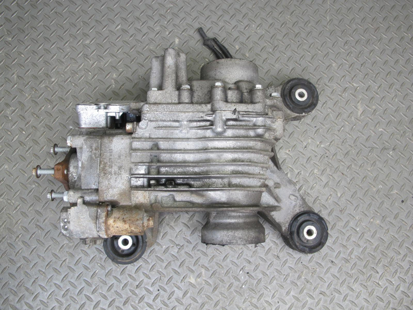 12-13 VW Golf R MK6 AWD M/T Rear Haldex Differential Carrier 146K Miles OEM