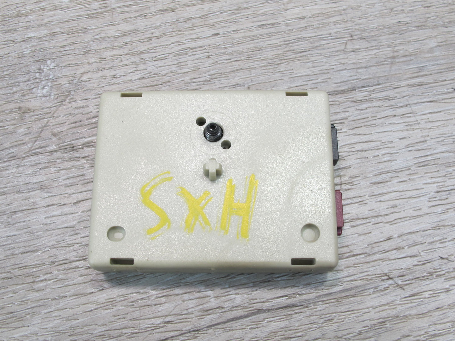 2008-2014 BMW E71 E72 X6 Radio Antenna Suppression Filter Amplifier Module