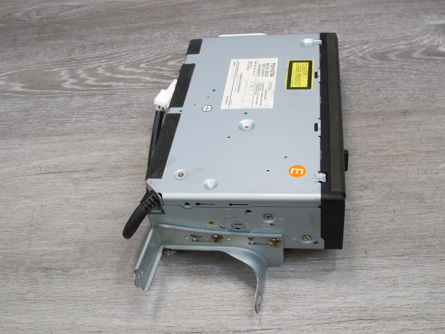03-05 Lexus JZS160L GS430 GS300 CD Changer w Magazine 86270-30210 OEM