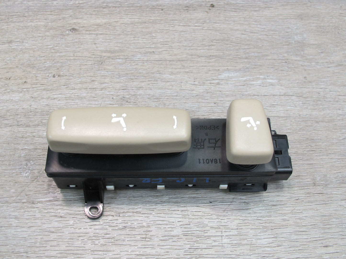 98-05 Lexus JZS160L GS400 GS430 GS300 Front Right Seat Adjustment Switch OEM