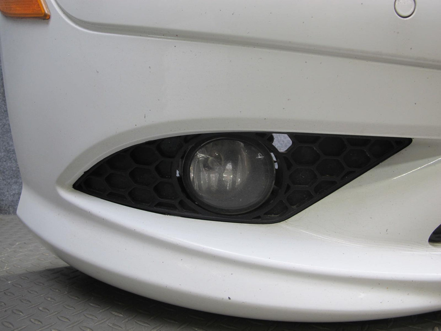 07-09 Mercedes W221 S AMG Front Bumper Cover w Fog Light & PDC White Damaged