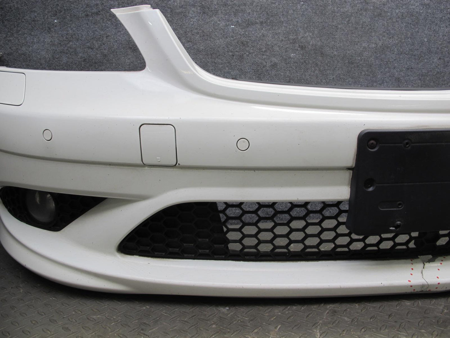 07-09 Mercedes W221 S AMG Front Bumper Cover w Fog Light & PDC White Damaged