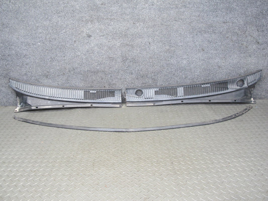 1998-2007 Lexus UZJ100L LX470 Front Windshield Left & Right Vent Cowl Seal Set