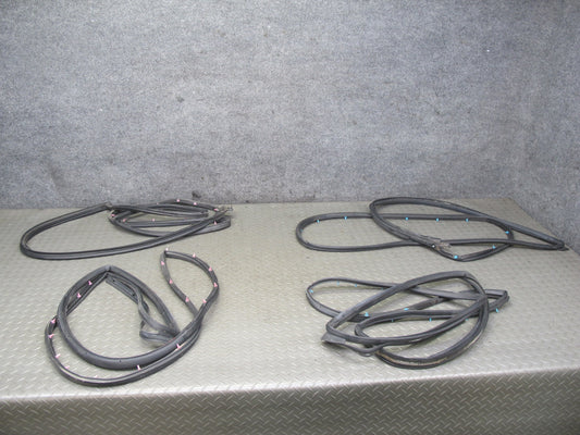 99-05 Lexus JZS160L GS430 GS300 Set of 4 Front & Rear Door Weatherstrip Seal OEM